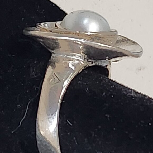 Silpada Sterling Silver Pearl Rose or Lily Pearl Ring - Picture 3 of 5
